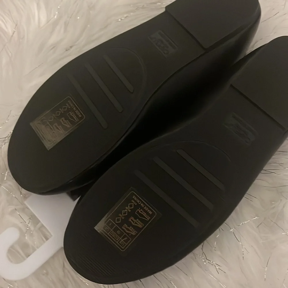 🤩FREE when bundled w/ Reg price item Capelli New York ballet shoes size 2